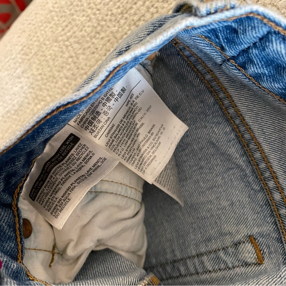 Distressed Levi’s - Picture 4 of 5